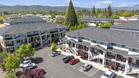 Orchard Glen Estates in Medford, OR - Foto de edificio - Building Photo