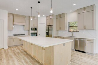 14027 Ragus Lake Dr in Sugar Land, TX - Building Photo - Building Photo