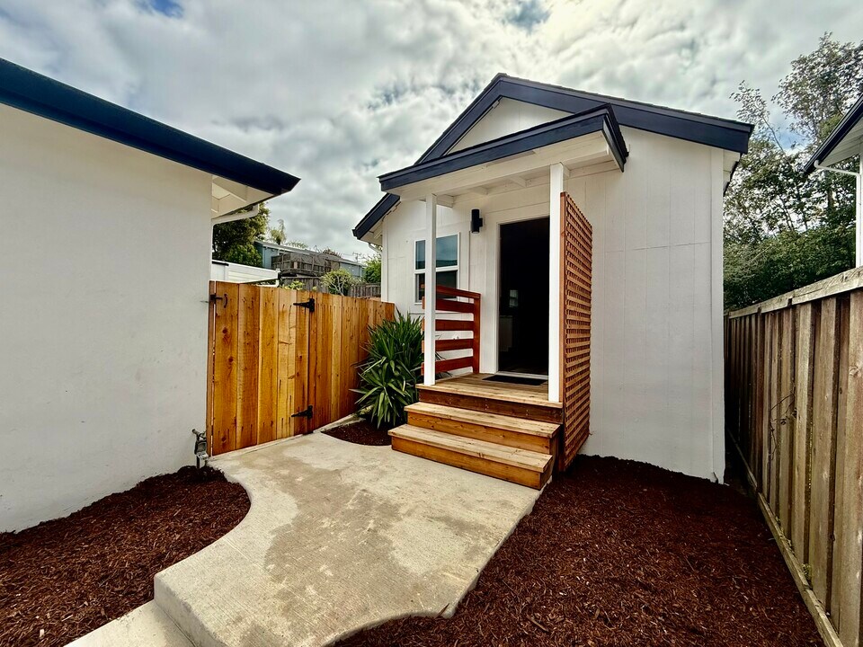 59 Davis Ave, Unit D in Freedom, CA - Building Photo