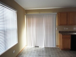 609 Circle Dr in Coal City, IL - Foto de edificio - Building Photo