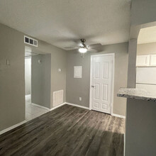 Paseo Apartments in Dallas, TX - Building Photo - Building Photo