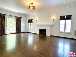6239 W 6th St in Los Angeles, CA - Building Photo - Building Photo