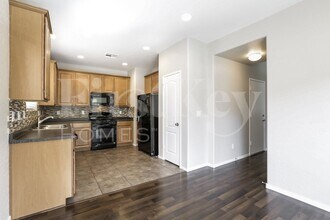 8189 Cape Ito Ct in Las Vegas, NV - Foto de edificio - Building Photo