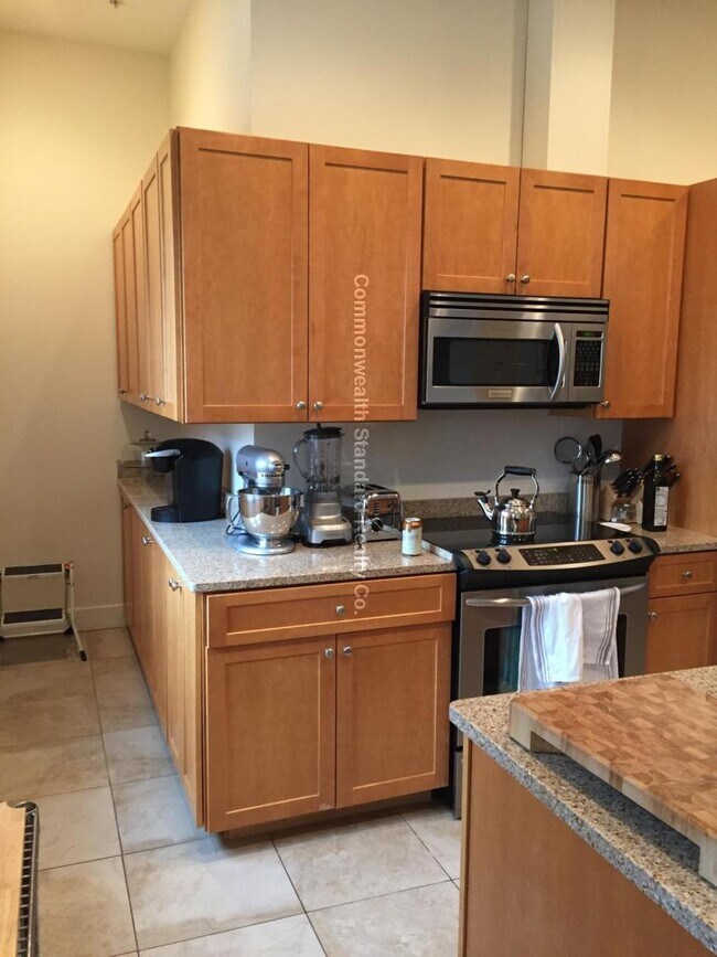 520 Harrison Ave in Boston, MA - Building Photo - Building Photo