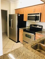 6510 Emerald Dunes Dr, Unit 304 in Wellington, FL - Building Photo