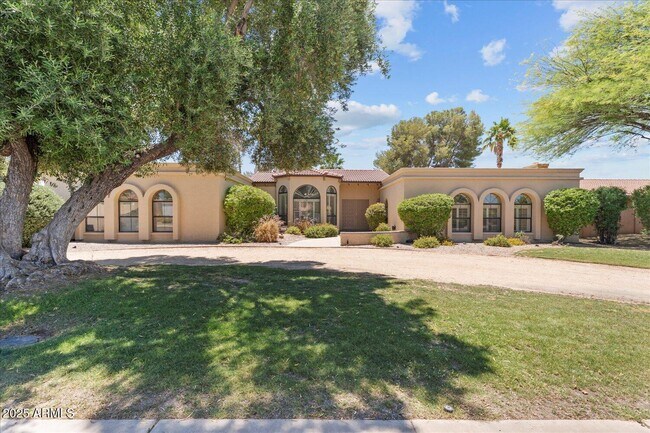property at 5313 E Laurel Ln