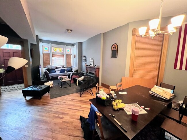 2240 N Halsted St in Chicago, IL - Building Photo - Building Photo