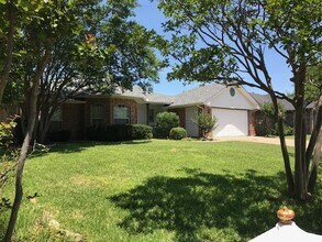 303 Myrtle Ave in Waxahachie, TX - Building Photo - Building Photo
