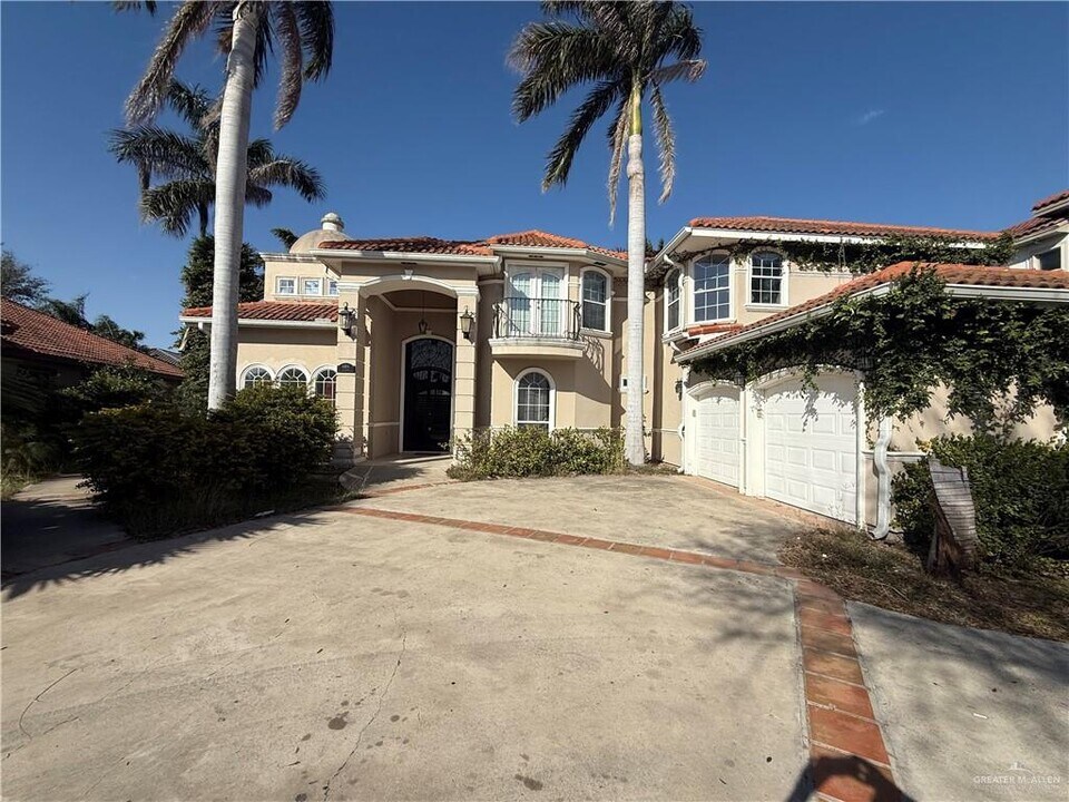 16 El Jardin St in Mission, TX - Building Photo