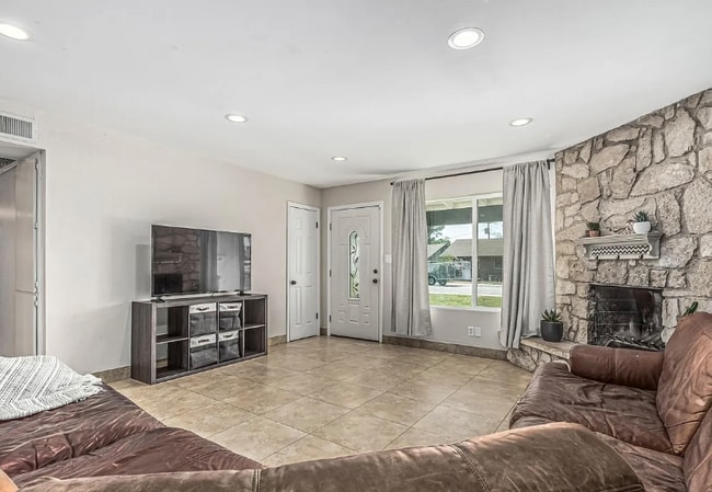 591 N Cheri Lynn Dr in Chandler, AZ - Building Photo - Building Photo