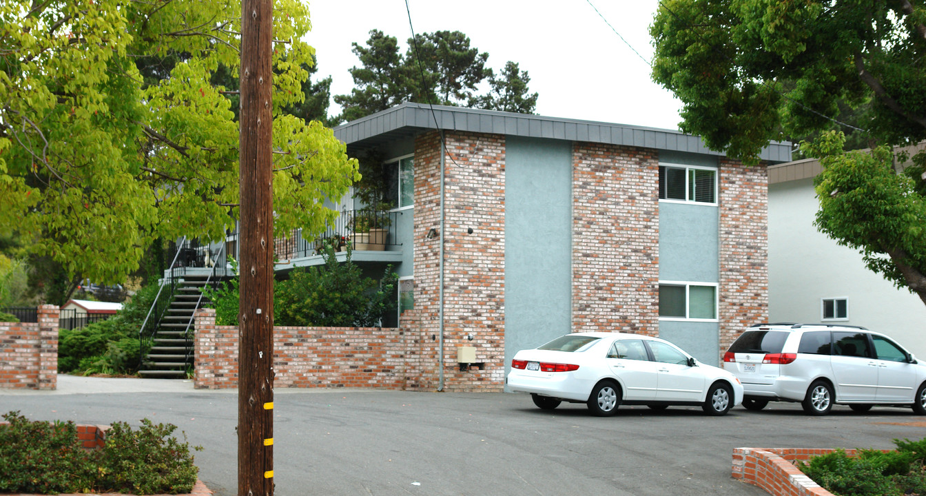 421 E O St in Benicia, CA - Building Photo