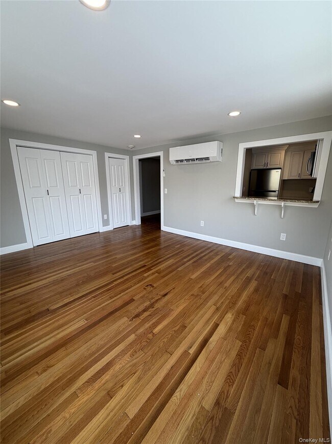 4 Milton Ave in Highland, NY - Building Photo - Building Photo