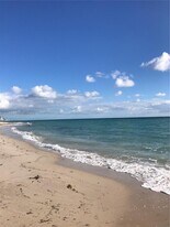 8233 Harding Ave in Miami Beach, FL - Building Photo