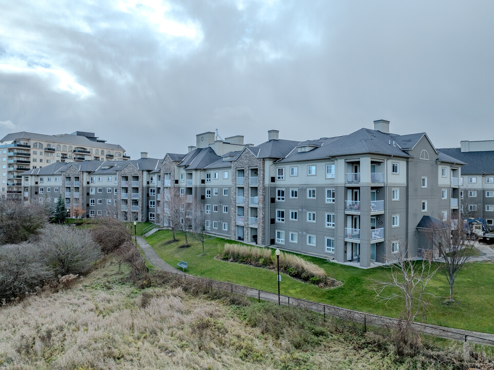 Dayspring Circle Condominiums in Brampton, ON - Building Photo