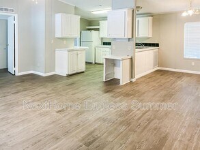 608 Bee Bee Dr in Jacksonville, FL - Building Photo - Building Photo