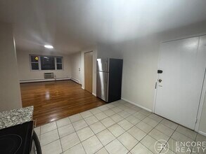 110 Babcock St, Unit 21 in Brookline, MA - Foto de edificio - Building Photo