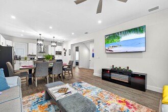 612 Petit Wy in Largo, FL - Building Photo - Building Photo