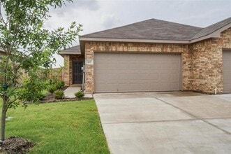 493 Canvas Ct in Crowley, TX - Building Photo - Building Photo