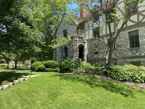 100 Mcdowell Rd in Lexington, KY - Building Photo - Building Photo