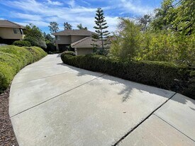 13313 Jonathan Park Ln in Poway, CA - Building Photo