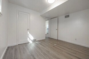 915 E Ave E in Bismarck, ND - Building Photo