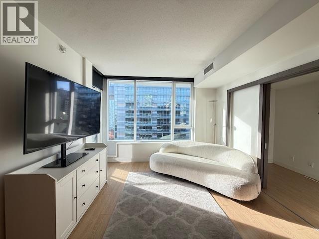 68 Smithe St in Vancouver, BC - Building Photo - Building Photo