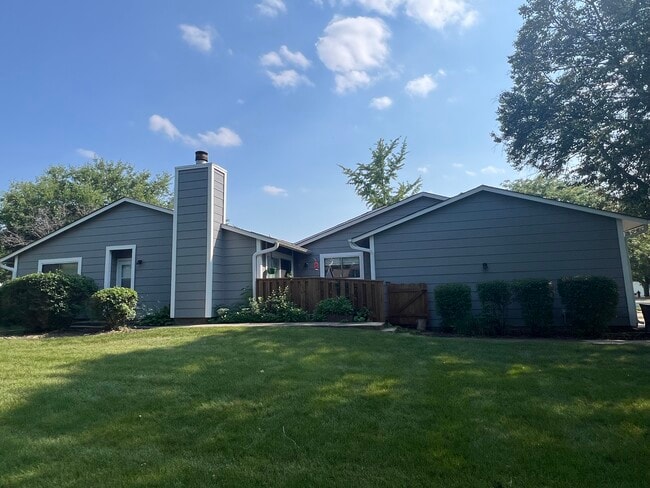 property at 6851 Larkspur Ct