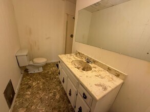 19 1/2 S Jefferson Ave in Iola, KS - Foto de edificio - Building Photo