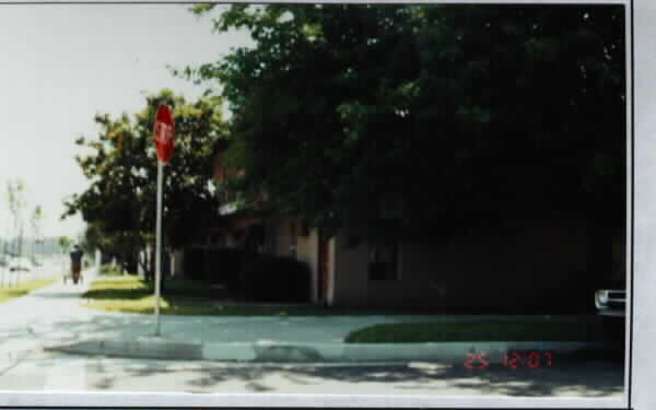 949 N Vineyard Ave in Ontario, CA - Building Photo - Building Photo