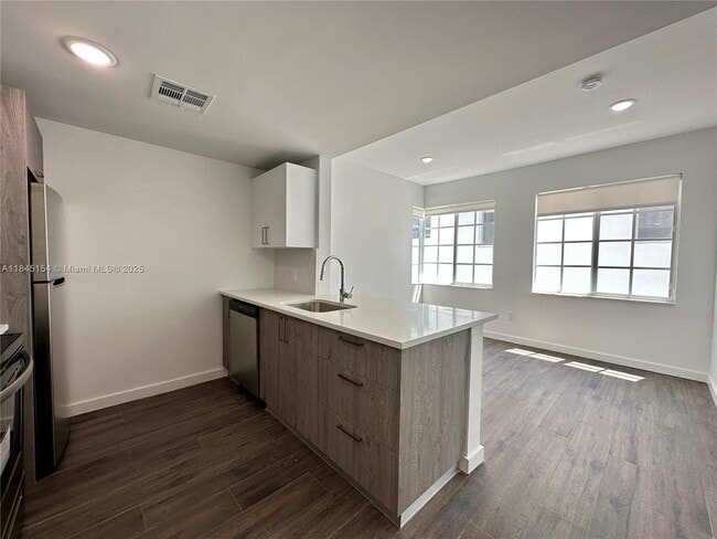 1560 Euclid Ave in Miami Beach, FL - Building Photo - Building Photo