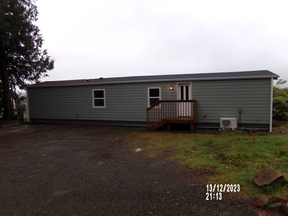 67 Wynoochee Valley Rd in Montesano, WA - Building Photo