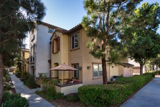 2144 Caminito Elda in Chula Vista, CA - Building Photo - Building Photo