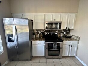 3715 45th Terrace W, Unit 101 in Bradenton, FL - Foto de edificio - Building Photo