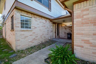 516 Birdsong Dr in League City, TX - Building Photo - Building Photo
