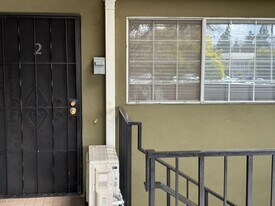 1047 El Camino Real in Menlo Park, CA - Building Photo