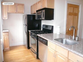 400 Henry St in Brooklyn, NY - Building Photo - Building Photo