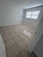 13725 NE 6th Ave in North Miami, FL - Foto de edificio - Building Photo