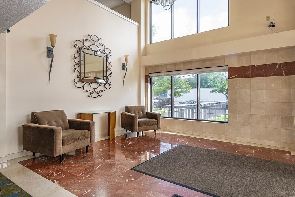 8 9th St, Unit 111 in Medford, MA - Foto de edificio