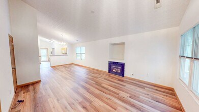 5704 Galveston Dr in Columbus, OH - Building Photo - Building Photo