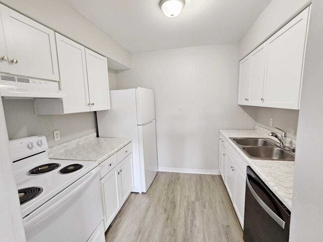 6063 Briarcliff Path