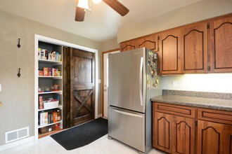 4239 Diamond Dr in Eagan, MN - Building Photo - Building Photo