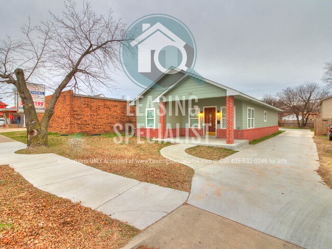 property at 212 N Flood Ave
