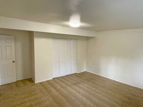 195 Hidden Valley Rd in Grants Pass, OR - Foto de edificio - Building Photo