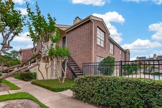 2121 El Paseo St in Houston, TX - Building Photo - Building Photo