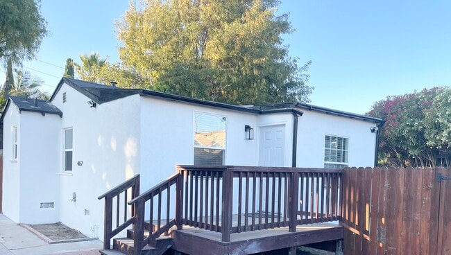 property at 462 Edgewood St