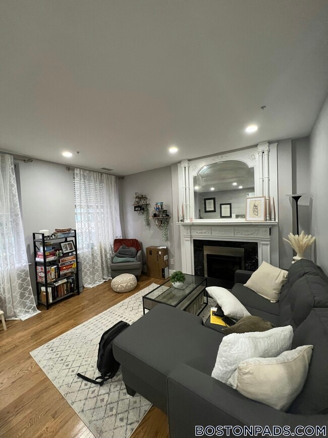 140 Boylston St in Boston, MA - Building Photo - Building Photo