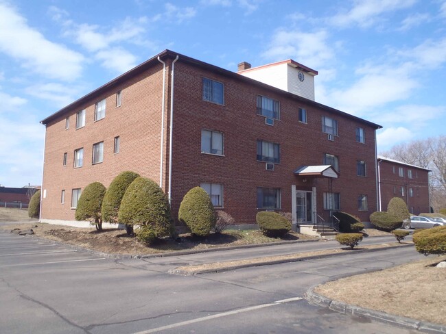 965-983 Fellsway Apartments in Medford, MA - Building Photo - Primary Photo