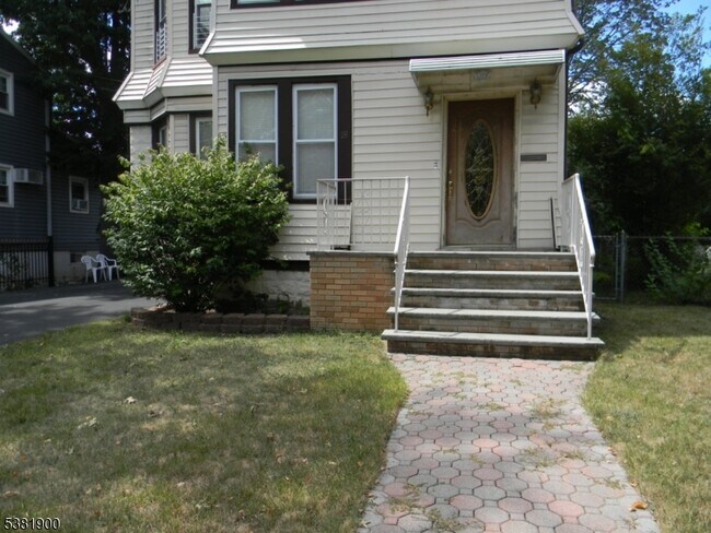 18 Williamson Ave in Bloomfield, NJ - Building Photo - Building Photo