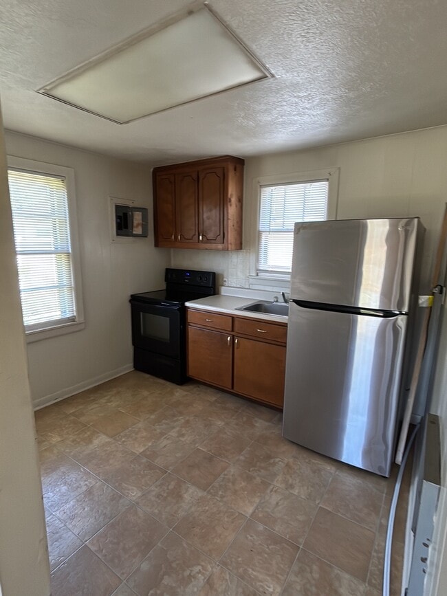 1604 B E 9th St in Hopkinsville, KY - Building Photo - Building Photo