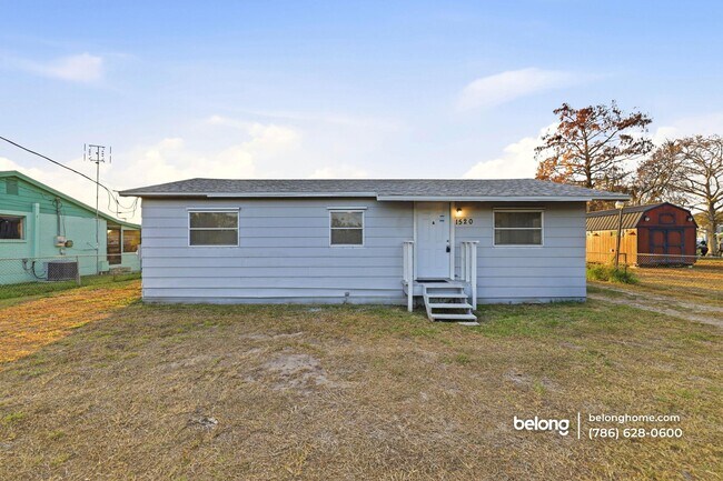 1520 Hunter Rd in Okeechobee, FL - Foto de edificio - Building Photo